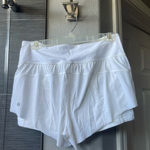 Lululemon size 8 white skort/skirt skort